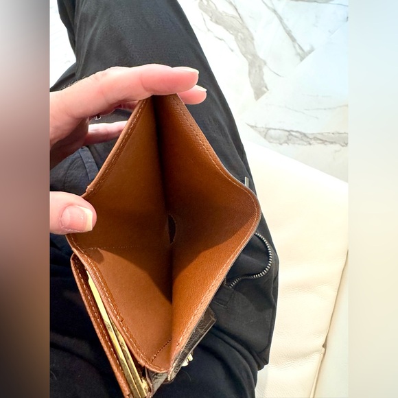 Louis Vuitton Wallet - Picture 13 of 13